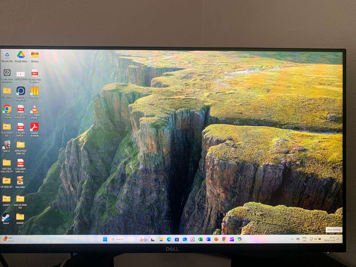 BLACK FRIDAY * Dell 24" Monitor S2421HN  24" FHD IPS Monitor  | In Box | ** WITH WARRANTY