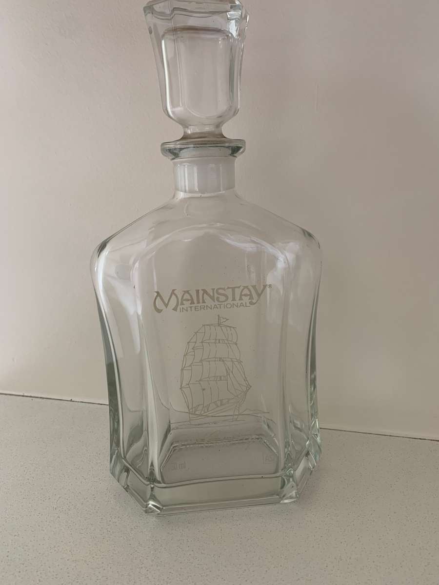 COLLECTORS GLASS MAINSTAY DECANTER