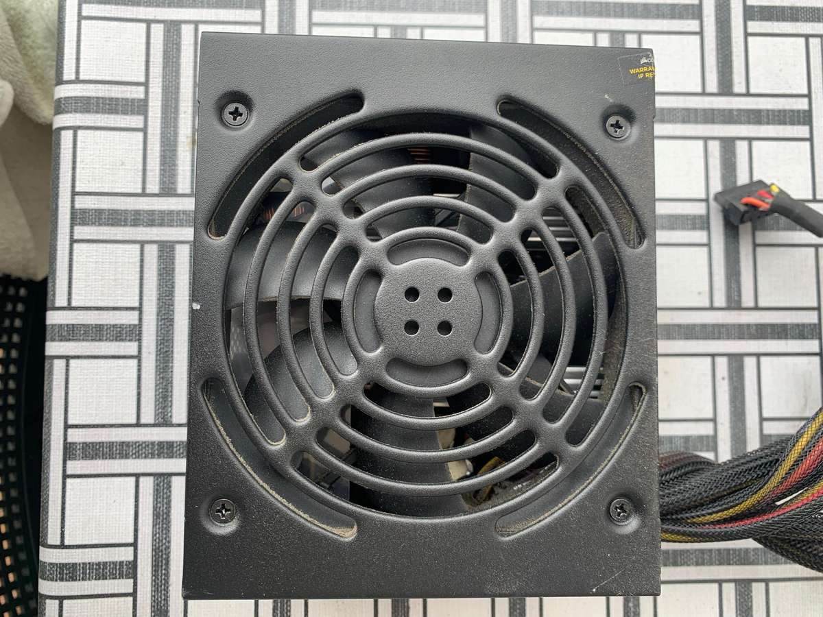 Corsair VS Series VS450 White Certified 450W ATX Power Supply / Non-Modular / 120mm Low Noise