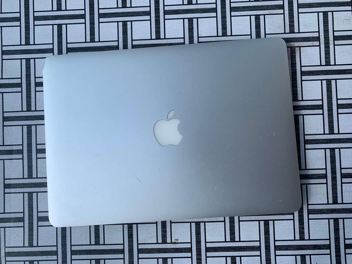 APPLE BUNDLE | MACBOOK AIR 2015 X 2 | MACBOOK PRO 2012 | PLEASE READ