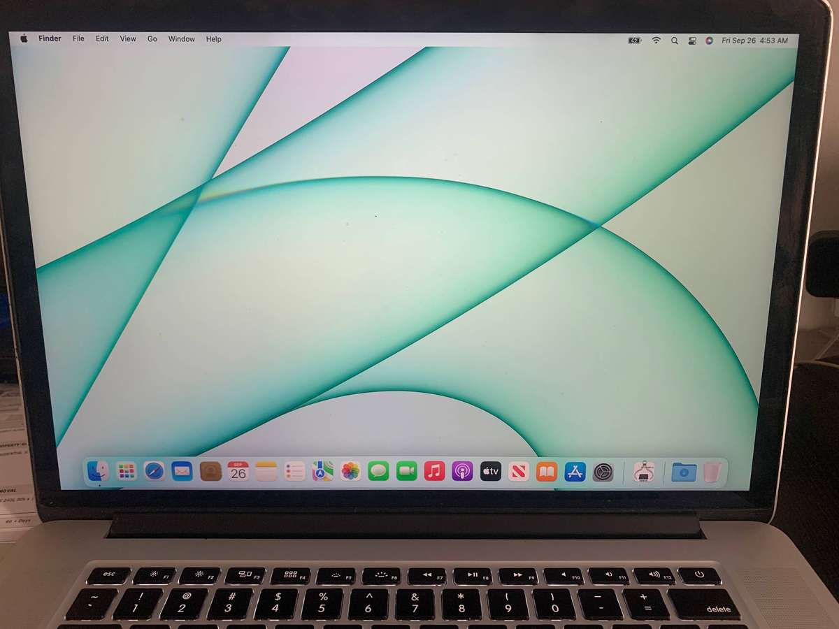 Apple MacBook Pro 15" Retina Display 2015 Model Quad Core i7 16GB RAM