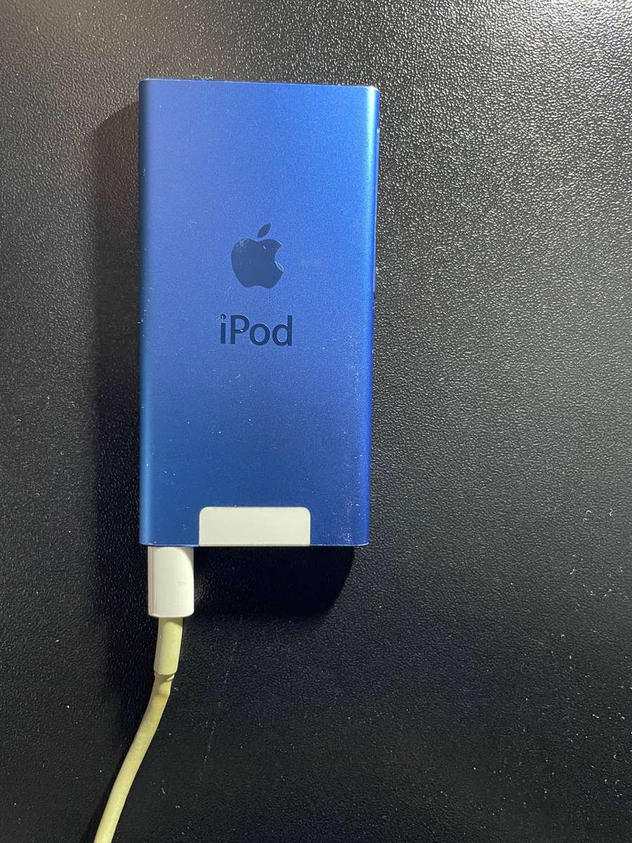  Apple iPod Nano 7th Gen (16GB)  Perfect Condition 