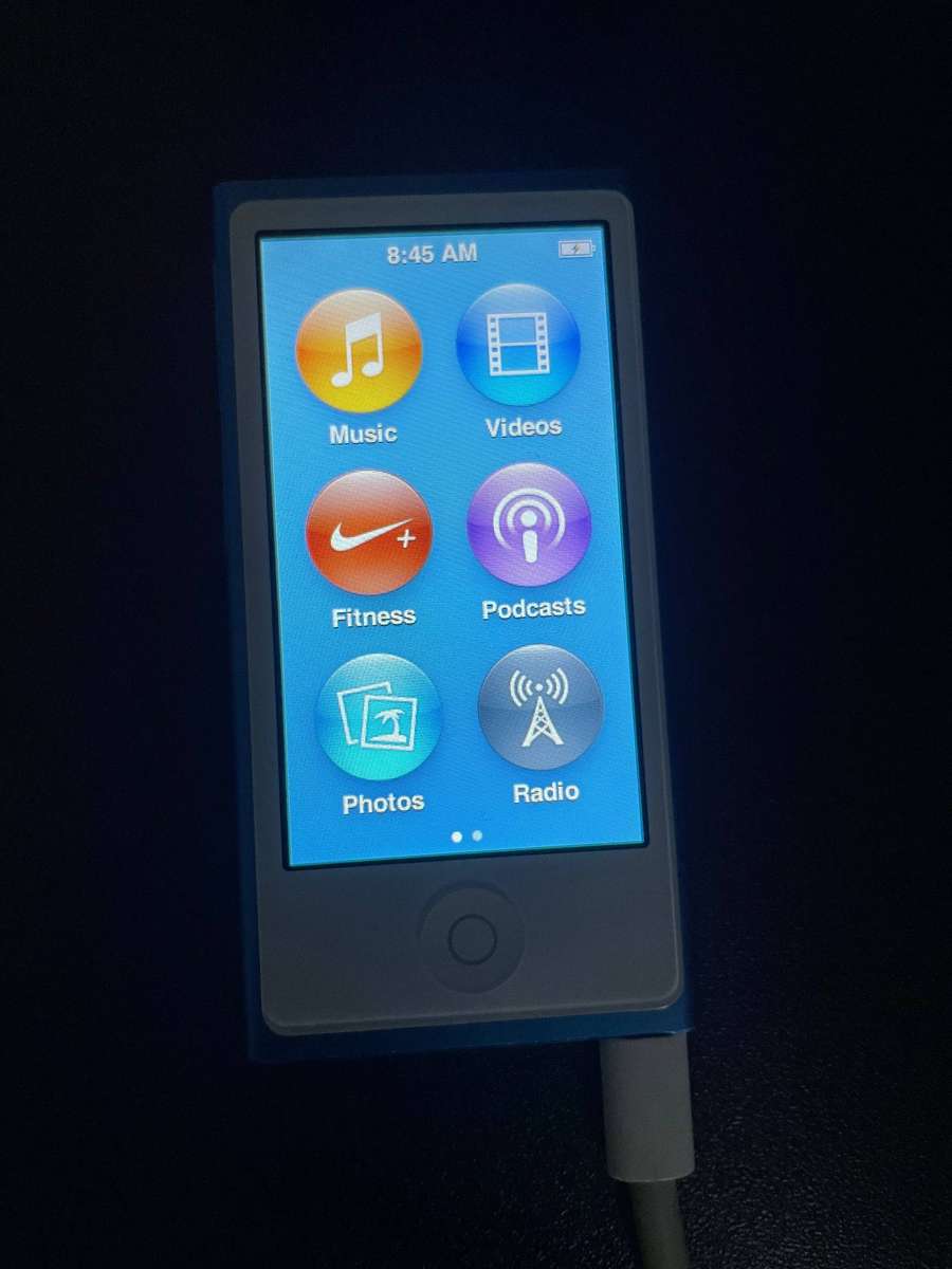  Apple iPod Nano 7th Gen (16GB)  Perfect Condition 