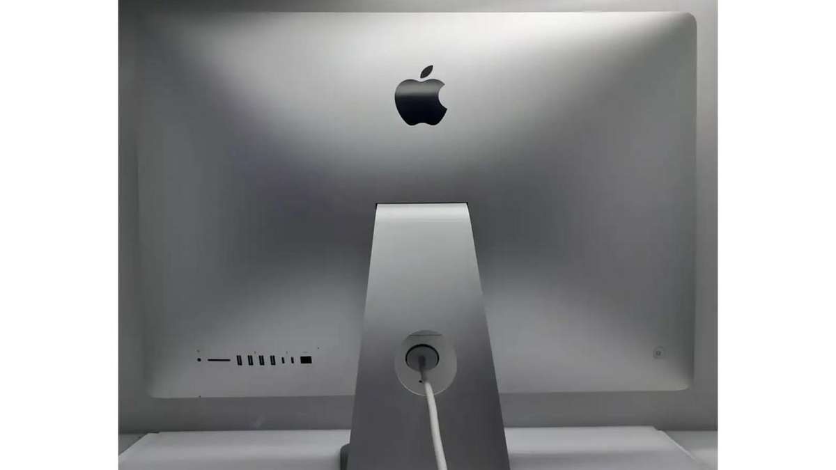 XMAS IN JULY | APPLE IMAC 2017 |  5K RETINA | 27" ULTRA SLIM | LIKE NEW | EXCELLENT CONDITION