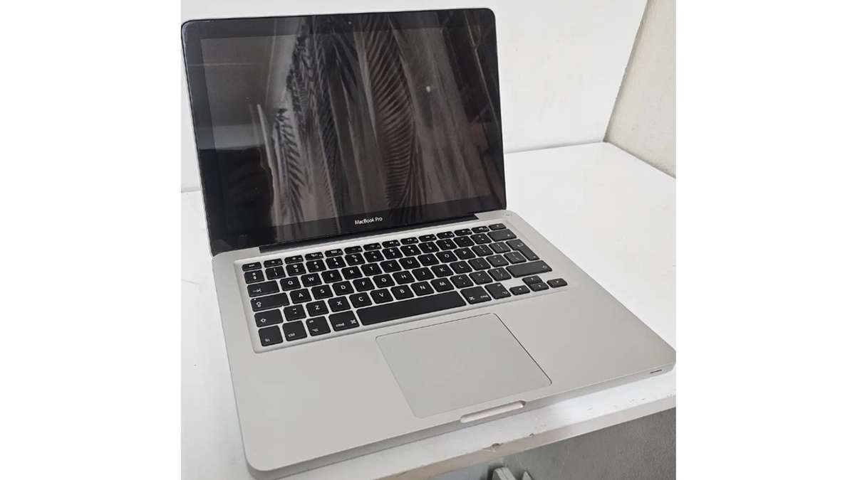 APPLE MACBOOK PRO 13"  | MID 2012 | 750GB HDD | 6MB RAM | PLEASE READ !!