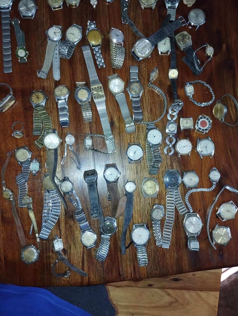 Vintage Watches:Lot 6 (67 watches)