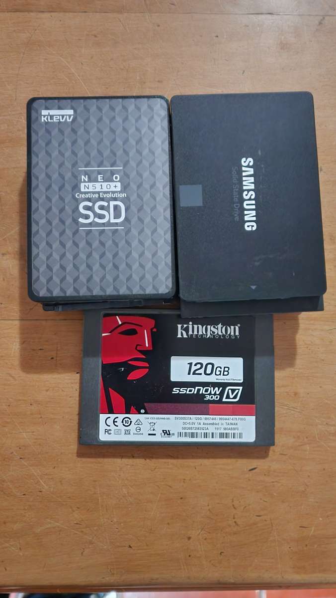 Batch of 2.5" SSD & HDD