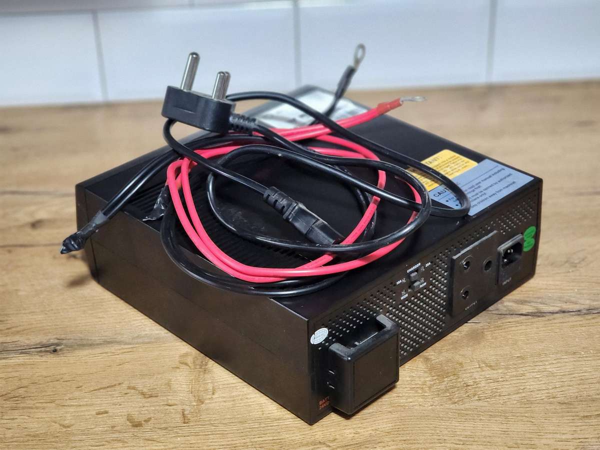 Ellies 2400VA Inverter/UPS