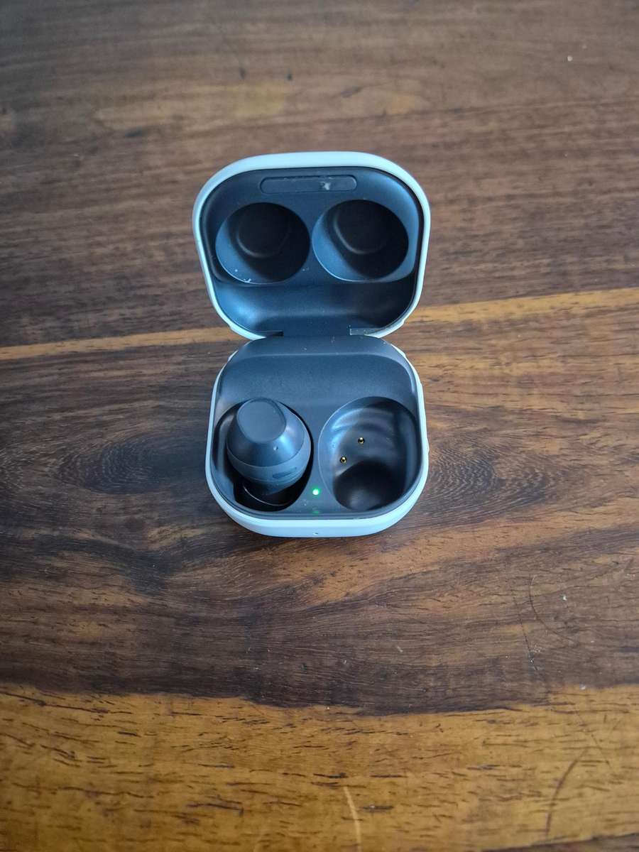 Samsung Galaxy Buds Fe Graphite - LEFT BUD AND CASE ONLY