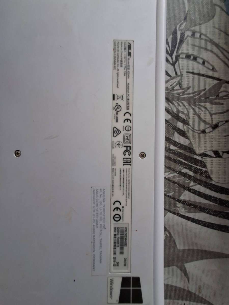 Asus Vivobook E200HA 11.6" Intel Atom x5 Z8300 1.44GHz 2GB 32GB ** CHARGER NOT INCLUDED**