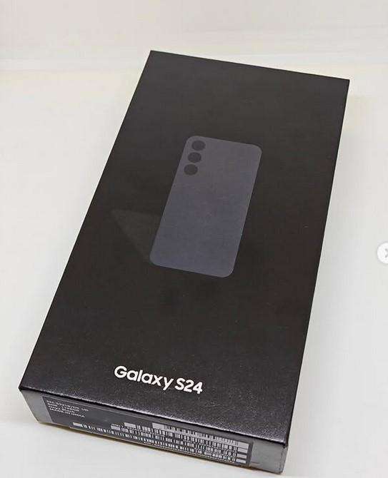 Samsung Galaxy S24 Smartphone black - Brand new