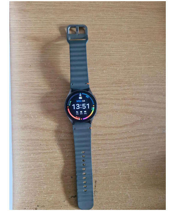 Galaxy Watch7  Green (LTE, 44mm) - Brand new with box and charger