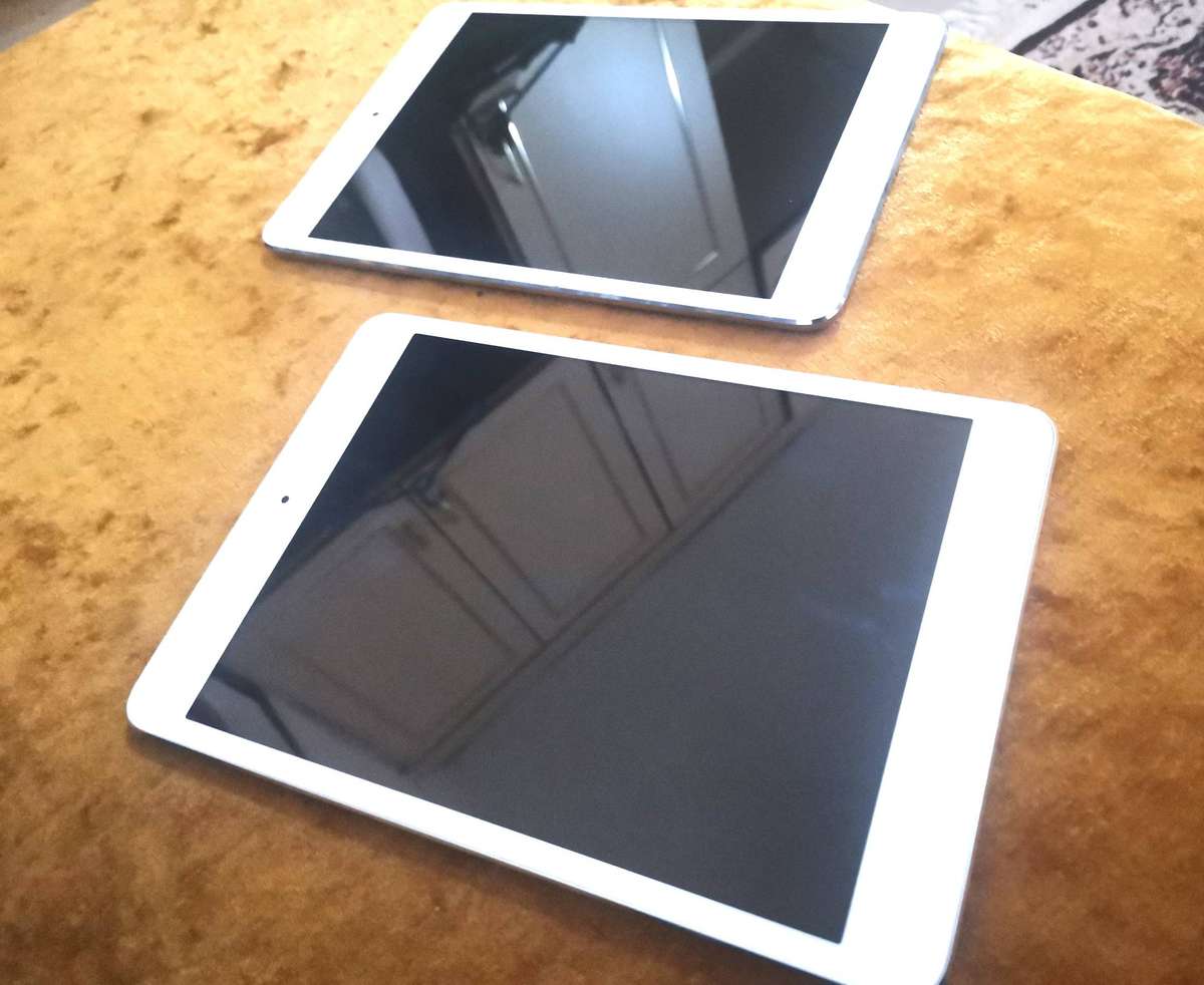 2x Apple iPads for one bid ***" model A1455 & A1432 ***BARGAIN ***BUYER'S LUCK****Read description