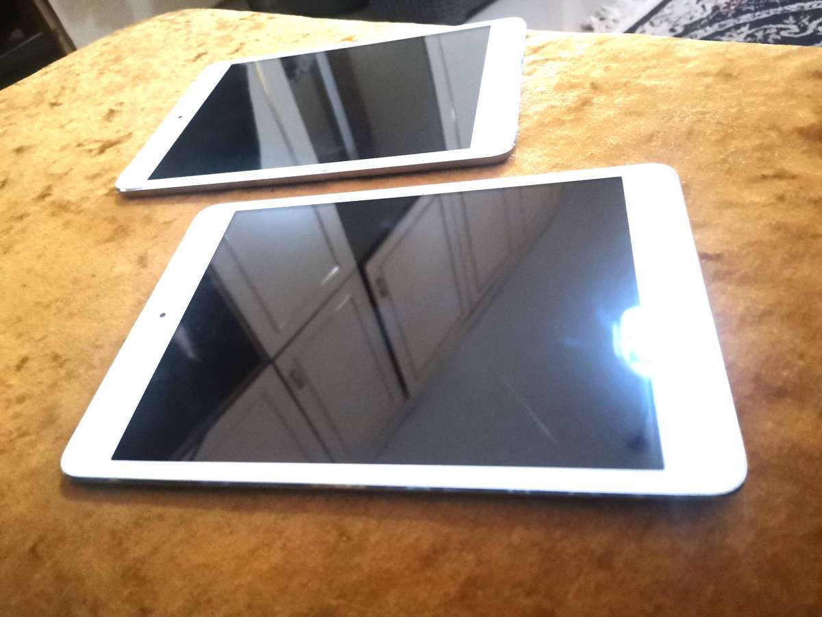 2x Apple iPads for one bid ***" model A1455 & A1432 ***BARGAIN ***BUYER'S LUCK****Read description