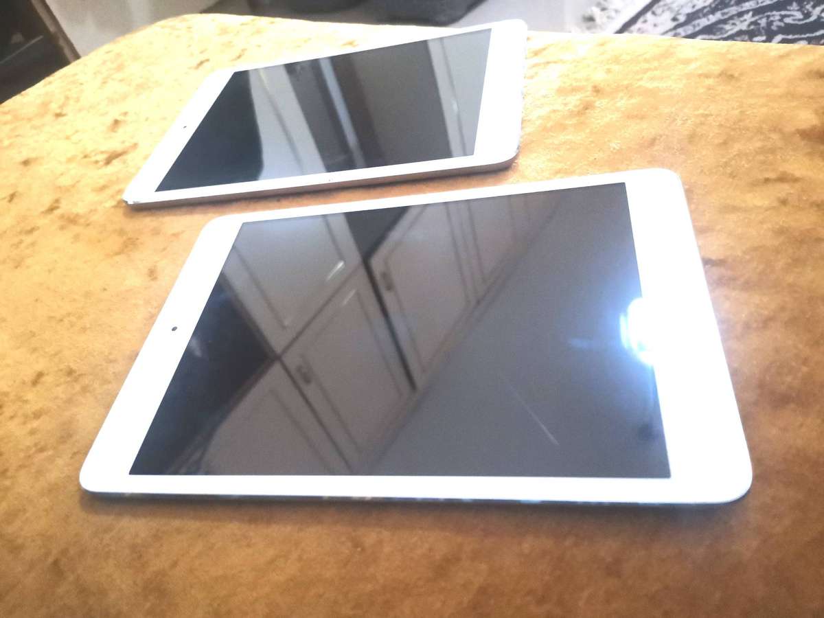 2x Apple iPads for one bid ***" model A1455 & A1432 ***BARGAIN ***BUYER'S LUCK****Read description