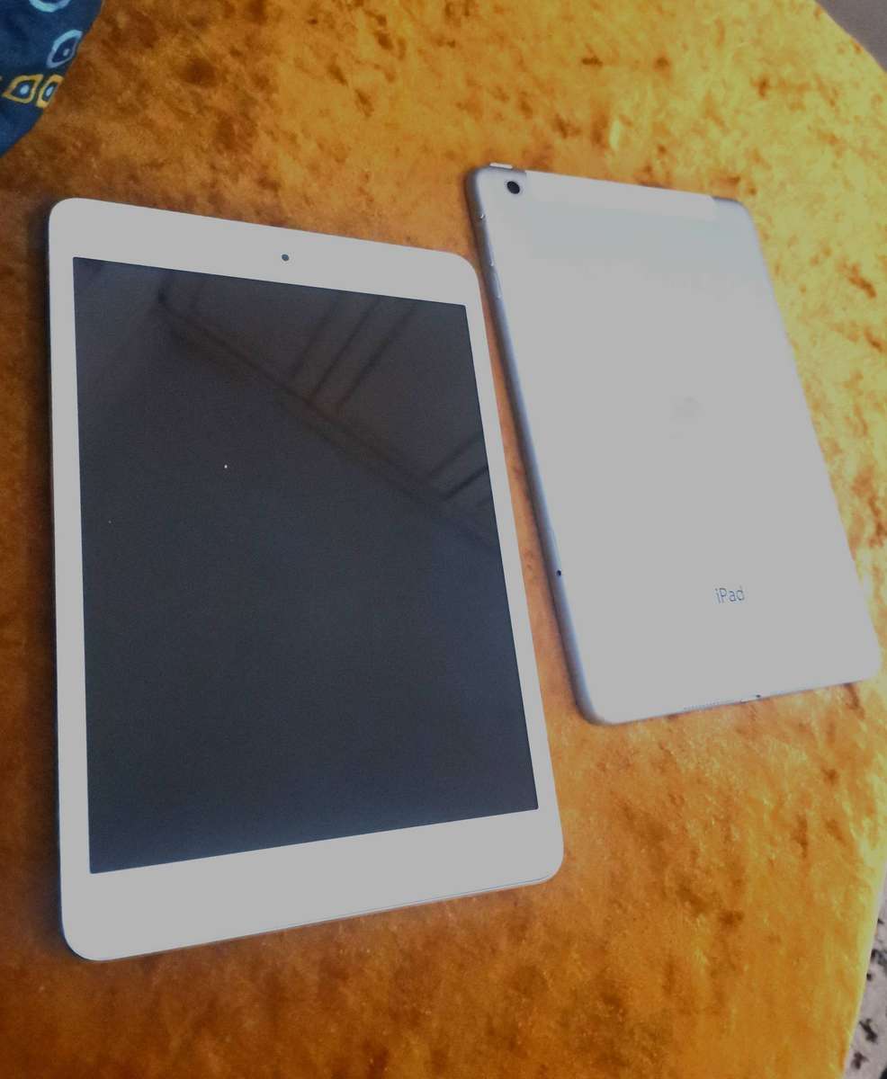 2x Apple iPads for one bid ***" model A1455 & A1432 ***BARGAIN ***BUYER'S LUCK****Read description