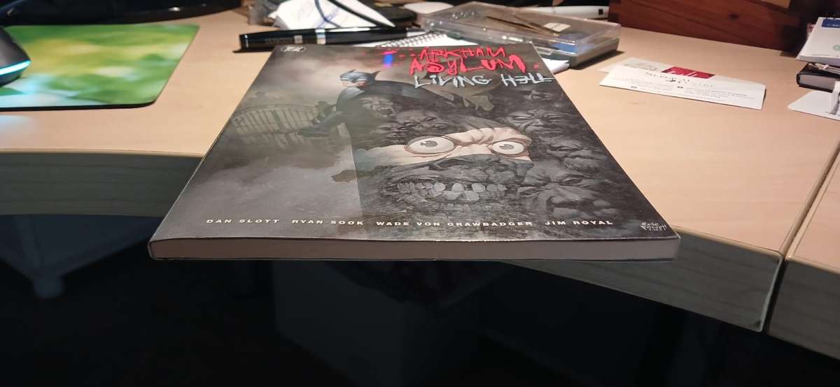 Comicsx5-ArkhamAsylum-ASeriousHouseonSerEarth&2LivingHell3Akira 1-3-4WolverineGetMystique5PrideofBag