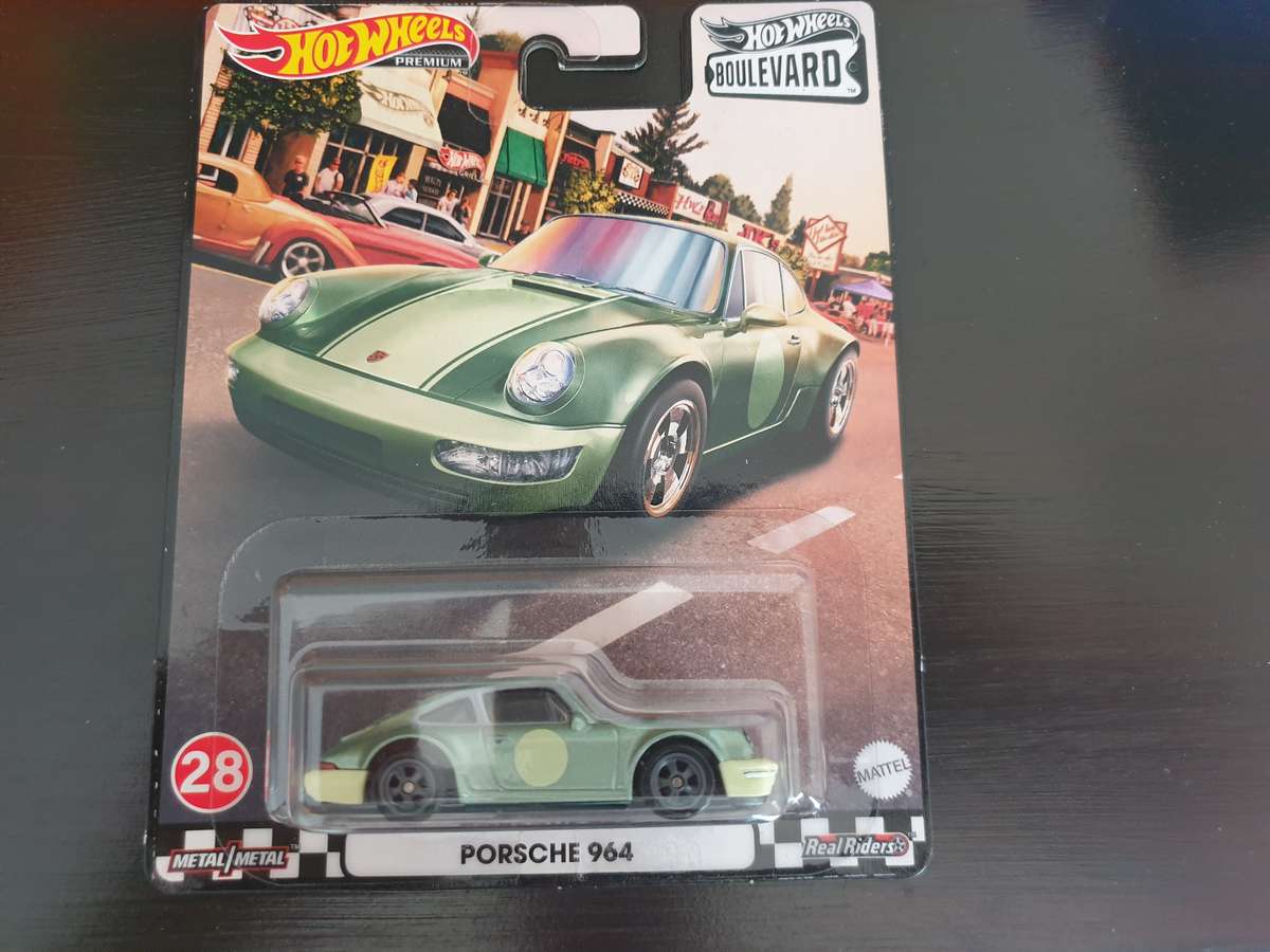 Hot Wheels Boulevard #28 Porsche 964