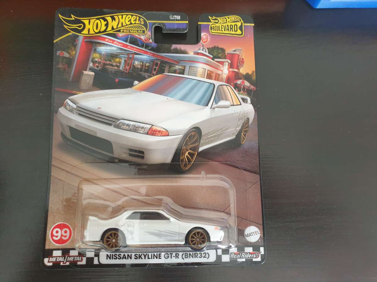 Hot Wheels Boulevard #99 Nissan Skyline GT-R (BNR32)
