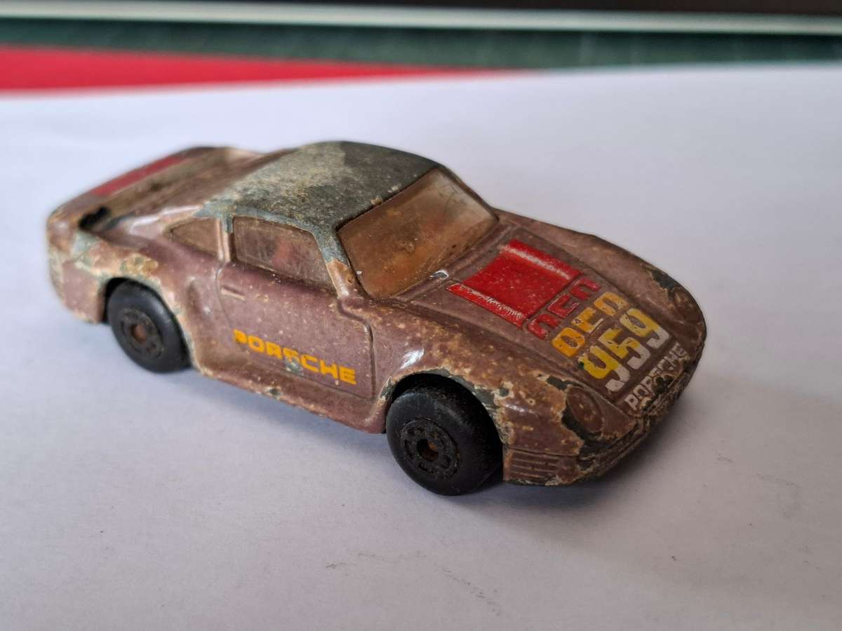 Vintage Matchbox Porsche 959