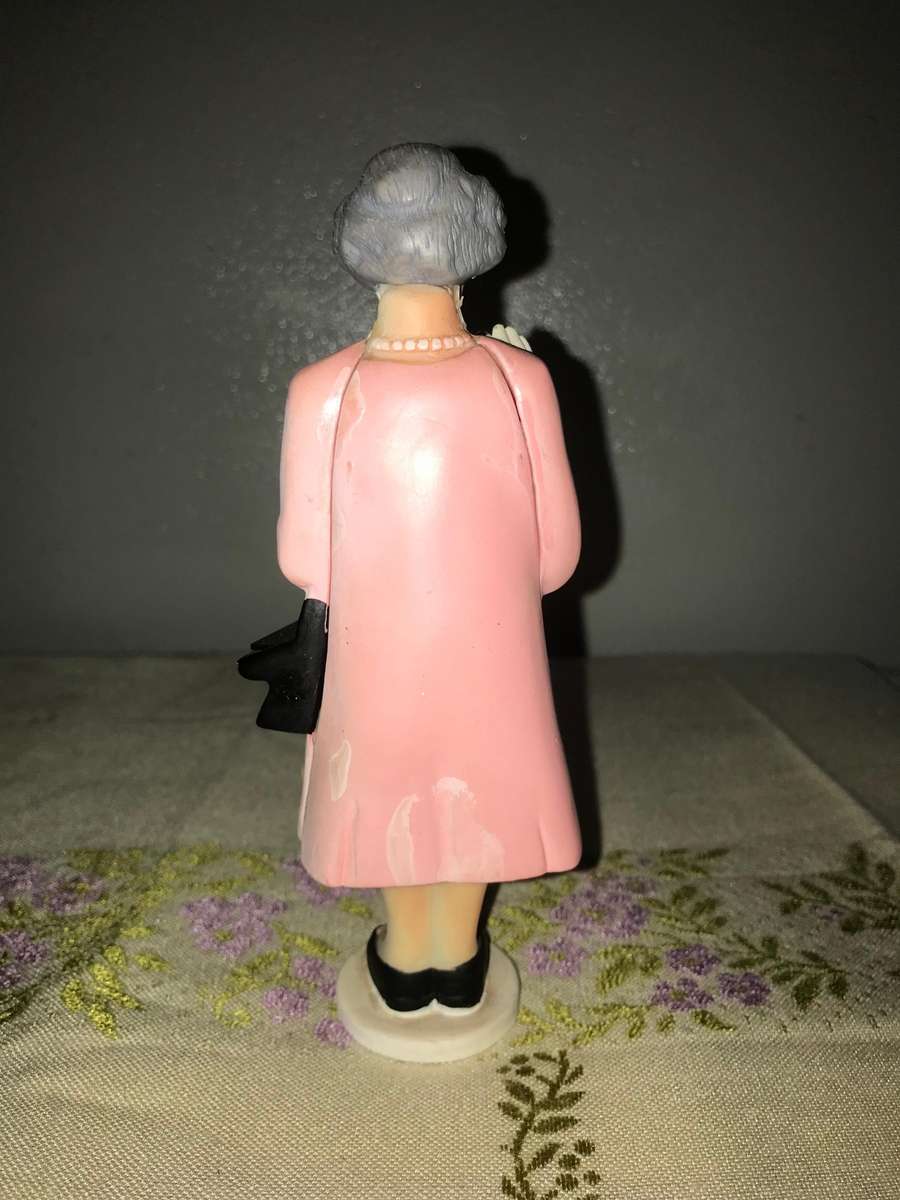 VINTAGE KIKKERLAND SOLAR QUEEN DERBY EDITION. (VG)