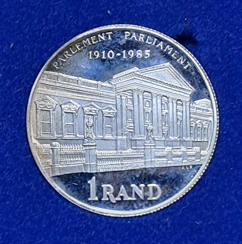 Lovely 1985 Silver Rand Parliament Proof in SA Mint case ***Crazy Wednesday***