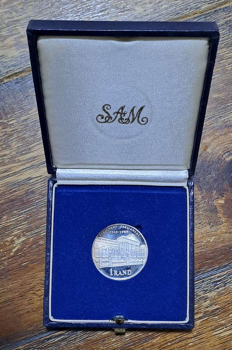 Lovely 1985 Silver Rand Parliament Proof in SA Mint case ***Crazy Wednesday***