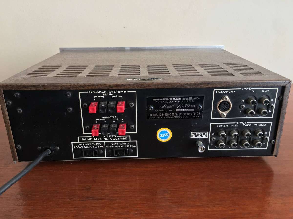 Marantz Model 1030 Stereo Amplifier