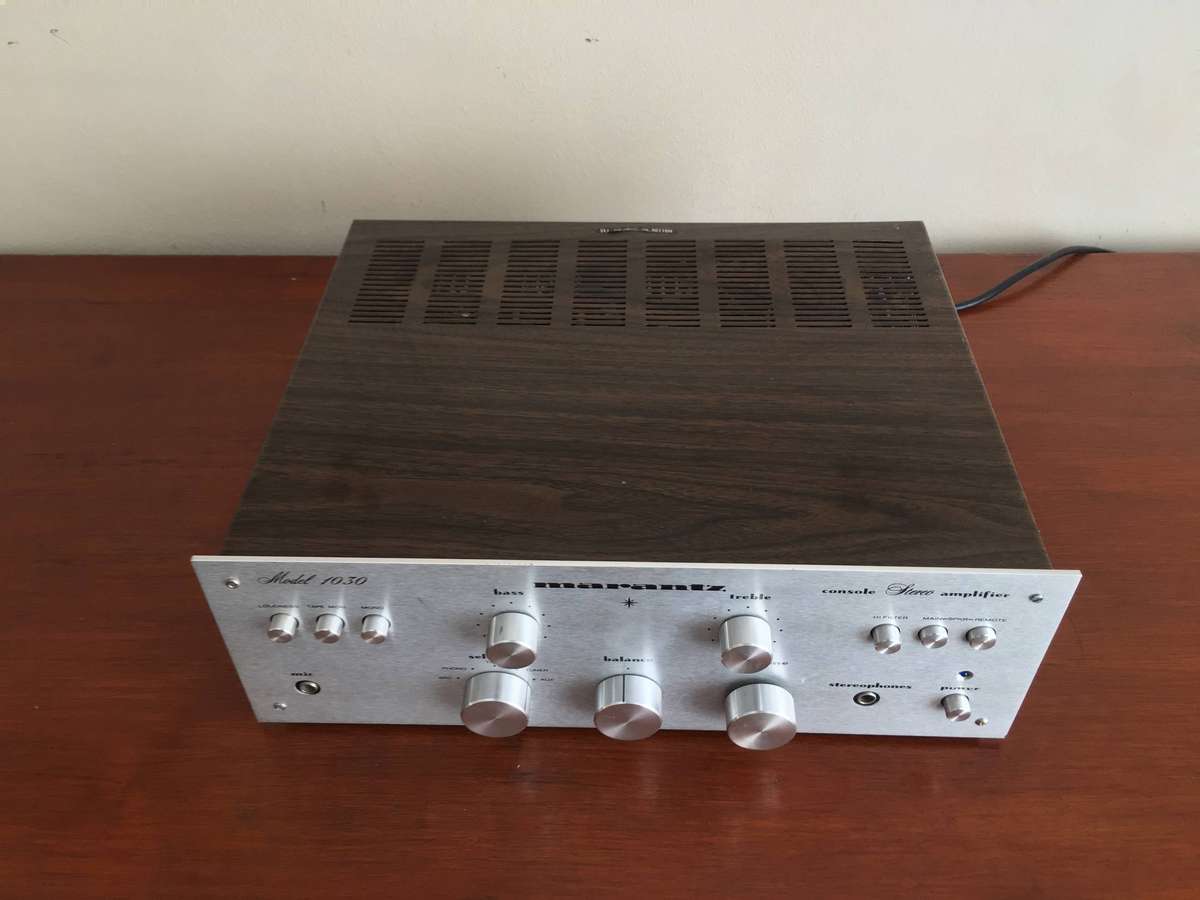 Marantz Model 1030 Stereo Amplifier