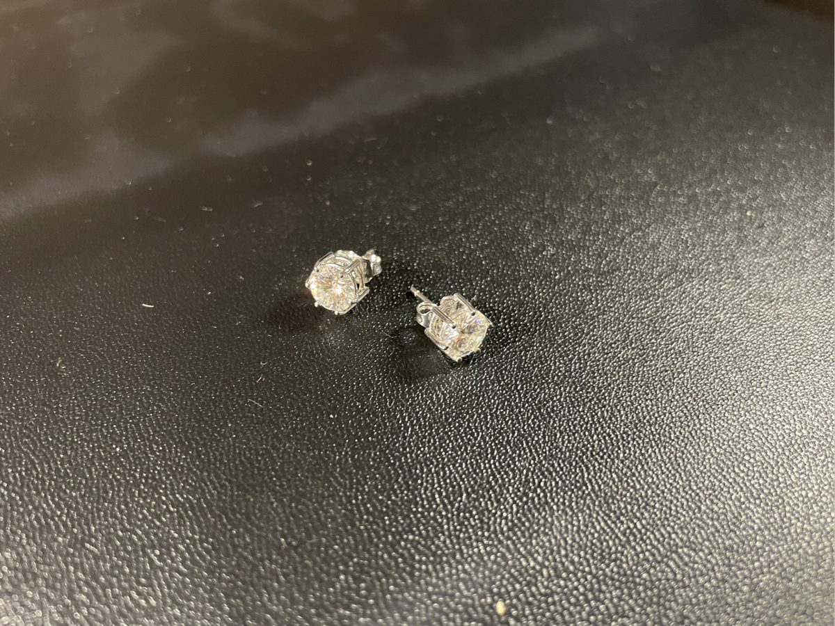 Cubic zirconia stud earrings