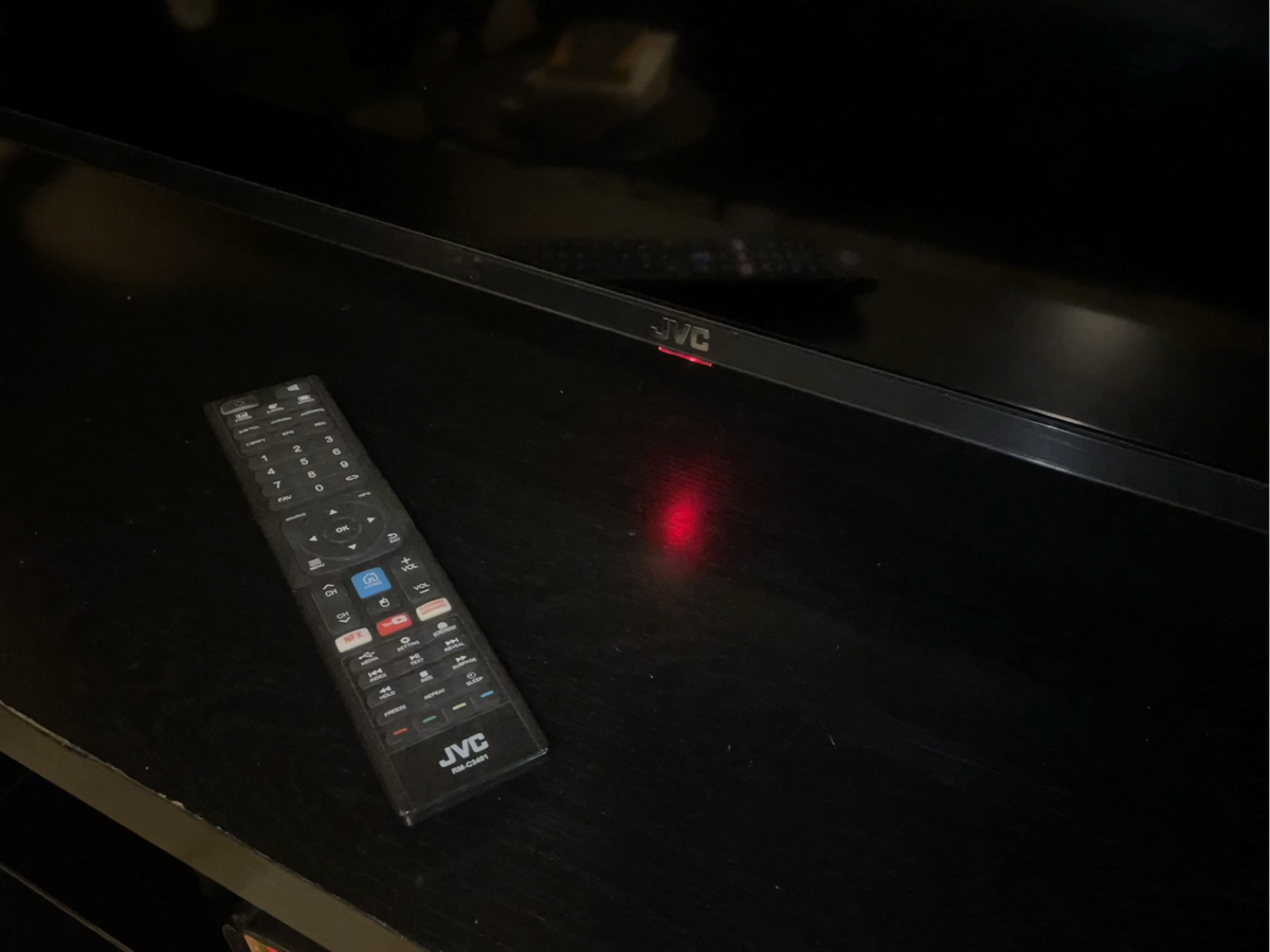 JVC 58 4K UHD Smart TV + Modern TV Stand