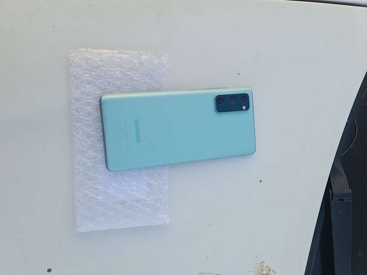 Samsung Galaxy S20 FE 128GB Pre owned