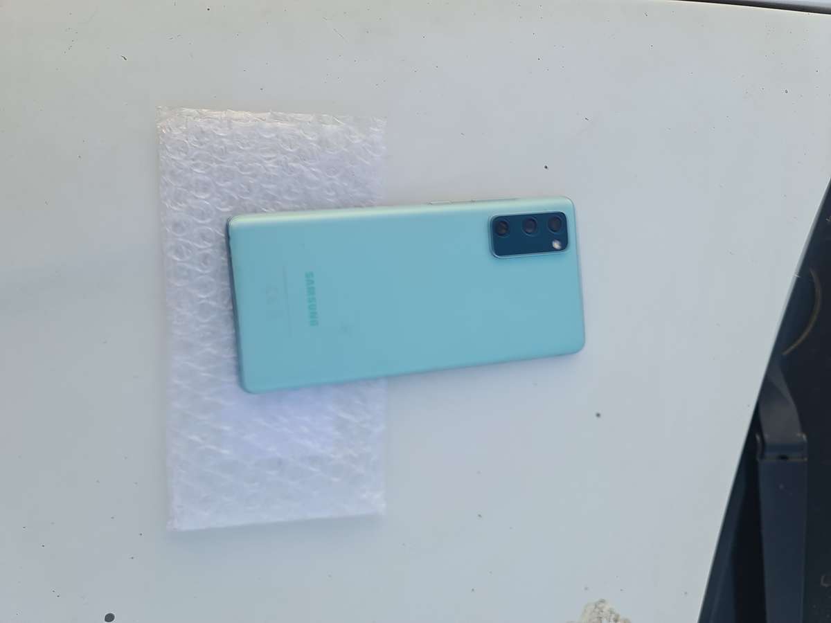 Samsung Galaxy S20 FE 128GB Pre owned