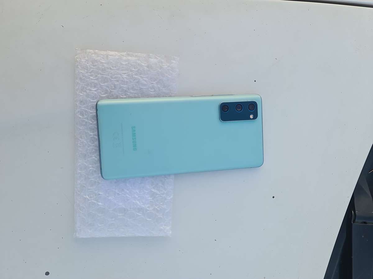 Samsung Galaxy S20 FE 128GB Pre owned