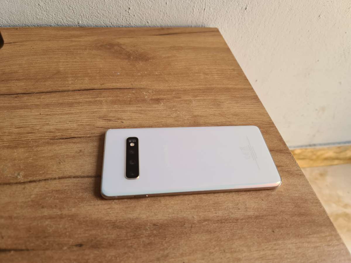 Samsung Galaxy S10 128GB Pre-owned