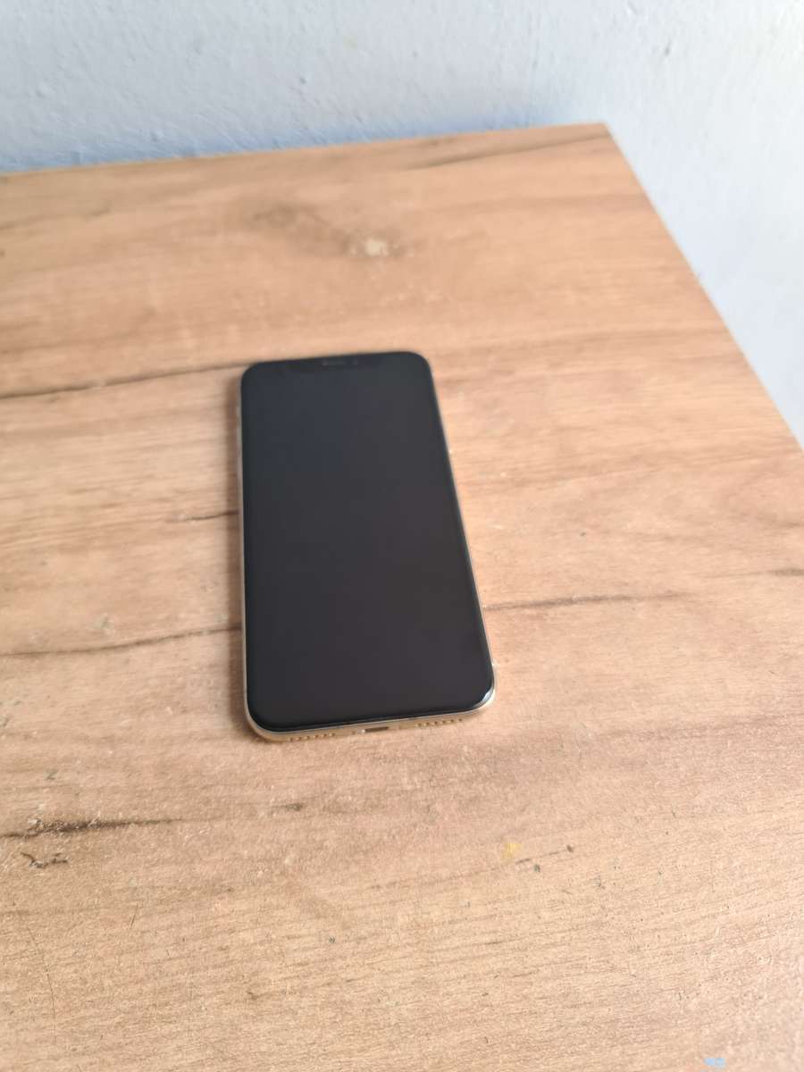 Apple iPhone X 256GB Pre owned