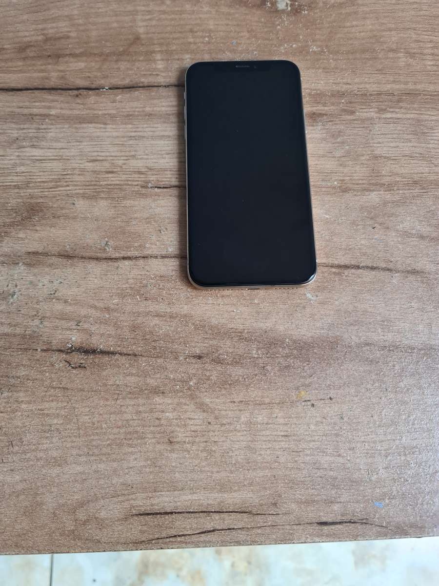 Apple iPhone X 256GB Pre owned