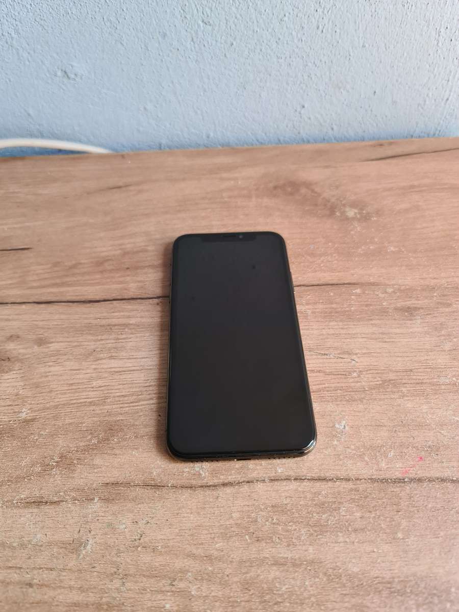 Apple iPhone X 256GB Pre owned