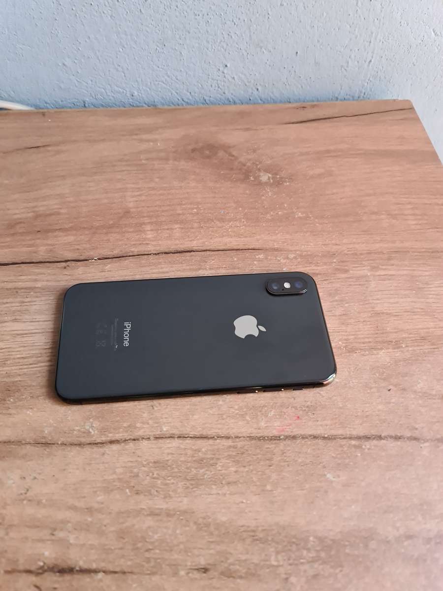 Apple iPhone X 256GB Pre owned