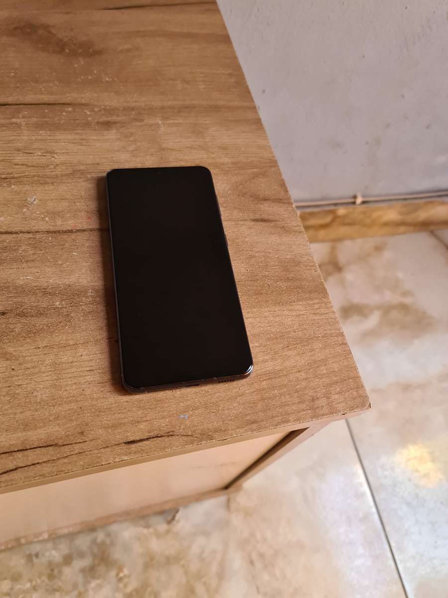 Samsung Galaxy S21 5G 256GB Pre-owned