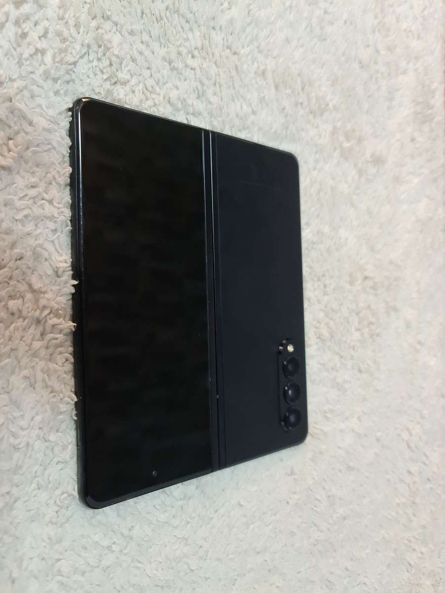Samsung Galaxy Z Fold 3 5G 256GB Pre owned
