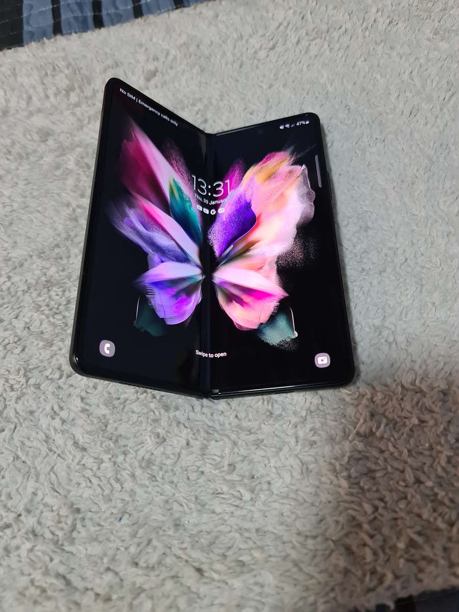 Samsung Galaxy Z Fold 3 5G 256GB Pre owned