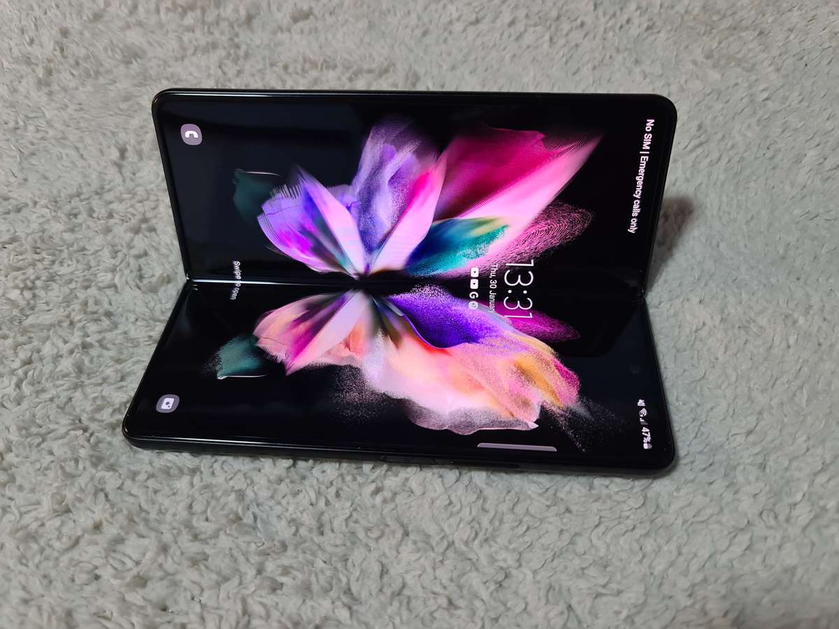 Samsung Galaxy Z Fold 3 5G 256GB Pre owned