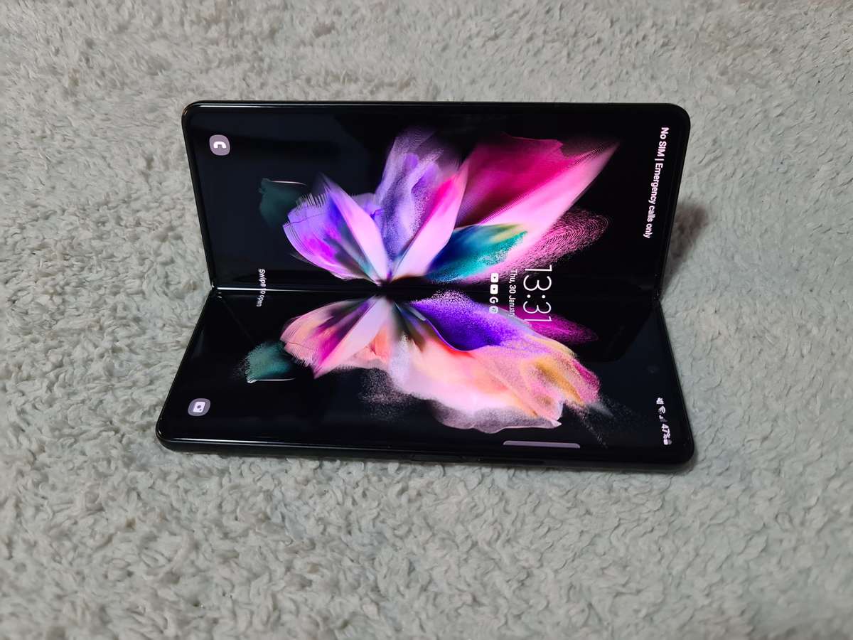Samsung Galaxy Z Fold 3 5G 256GB Pre owned