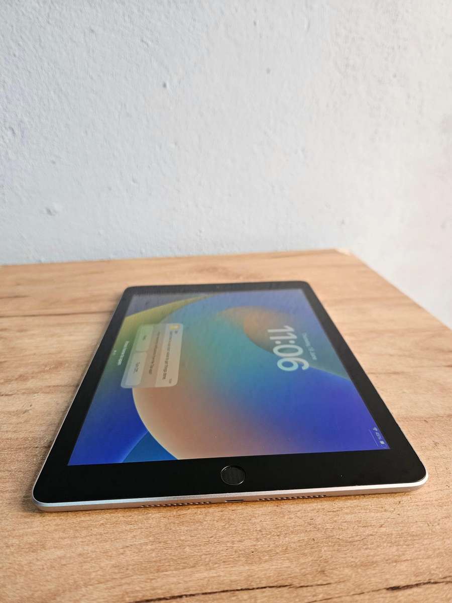 Apple iPad 6 (A1954) 128GB Wifi & Cellular Pre owned
