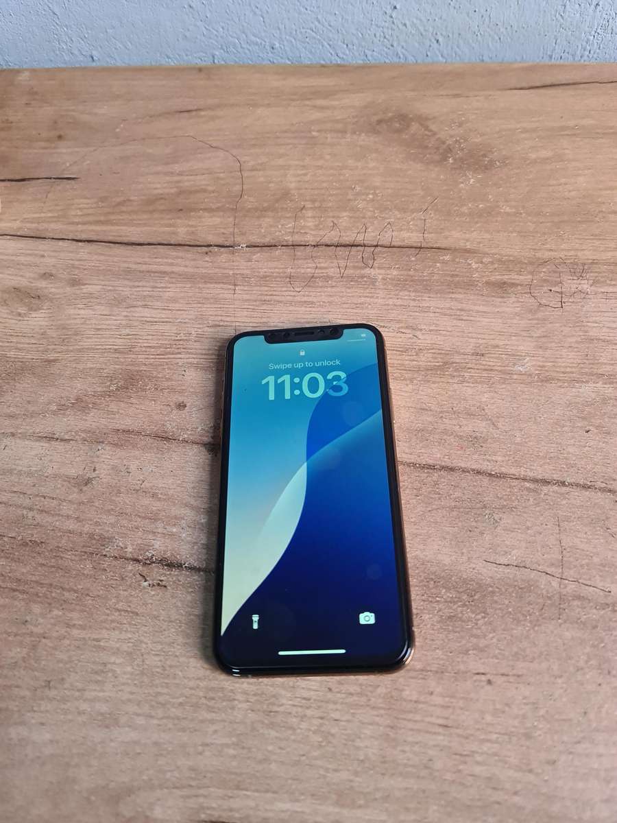 Apple iPhone XS 64GB Pre owned