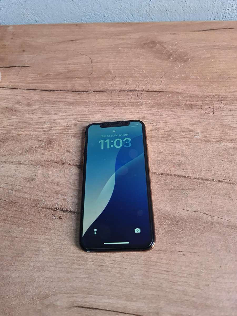 Apple iPhone XS 64GB Pre owned