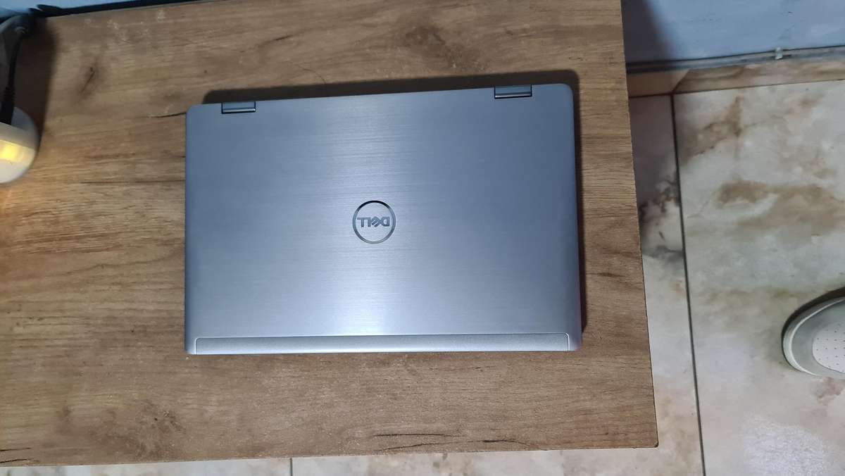 Dell Latitude 7430 (2 in 1) i7 1265U / 16 GB Ram / 512B SSD / 14 FHD Touch Display Pre-owned