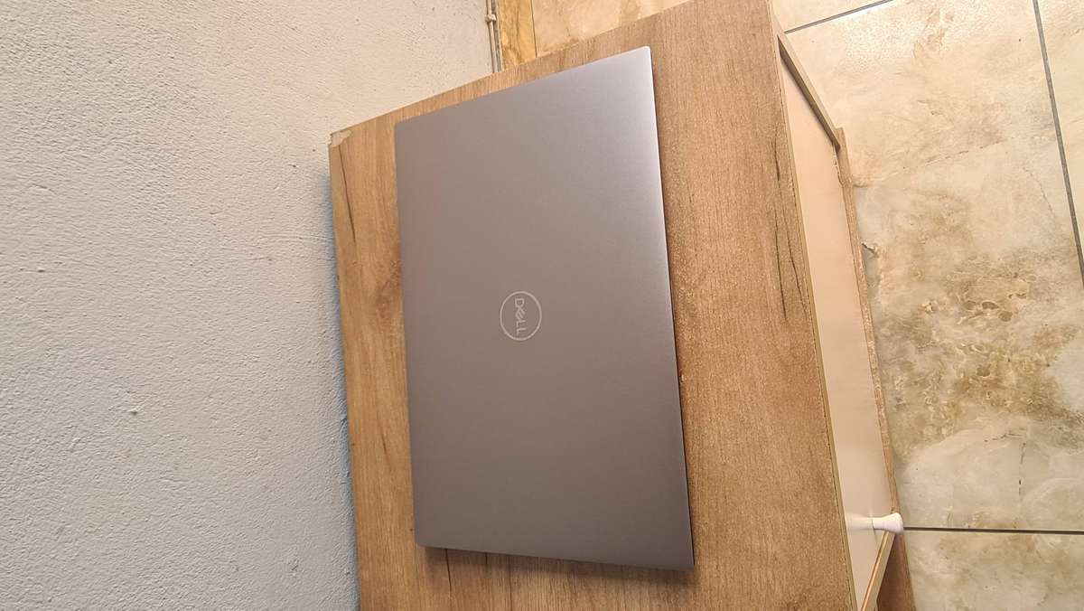 Dell Precision 15 5550 i7 10850H / 16GB / 512TB SSD / 15.6 FHD Display / NVIDIA Graphics  CPO