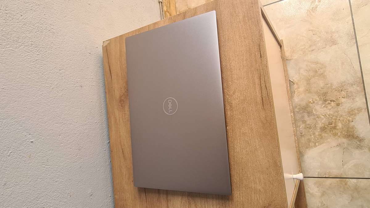 Dell Precision 15 5550 i7 10850H / 16GB / 512TB SSD / 15.6 FHD Display / NVIDIA Graphics  CPO